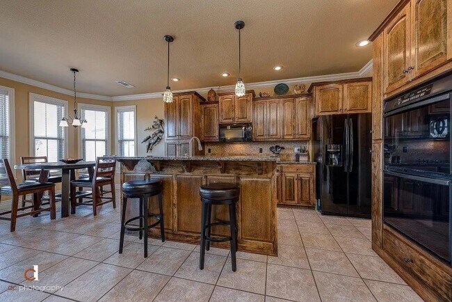 Building Photo - 5404 S Chimay Dr