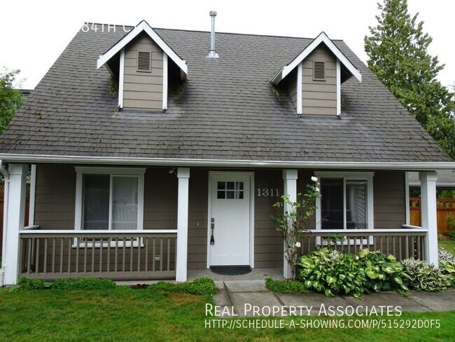Primary Photo - Cottage in Shoreline