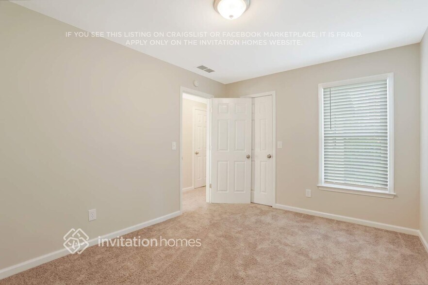 Building Photo - 2256 Glenridge Dr