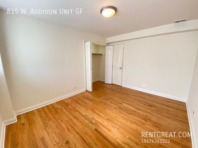 Building Photo - 815 W Addison St