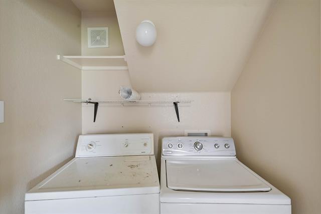 Building Photo - 404 Kings Way Dr