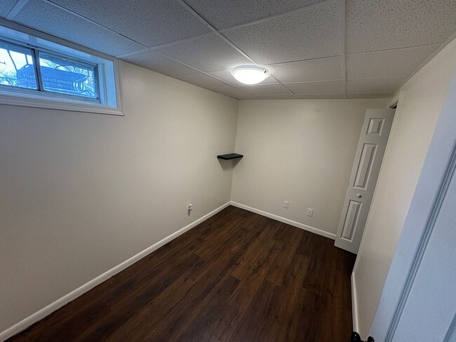 Building Photo - Spacious 4 Bedroom Home *Pet Friendly*