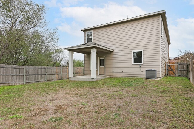 Building Photo - Millers Ranch 3 Bedroom Beauty