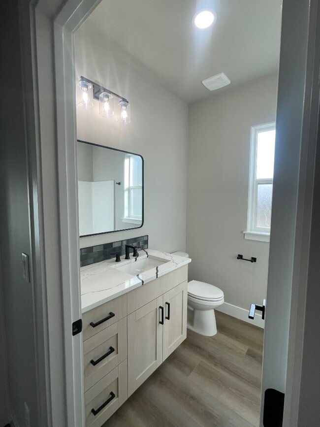 Building Photo - 2011 18th St