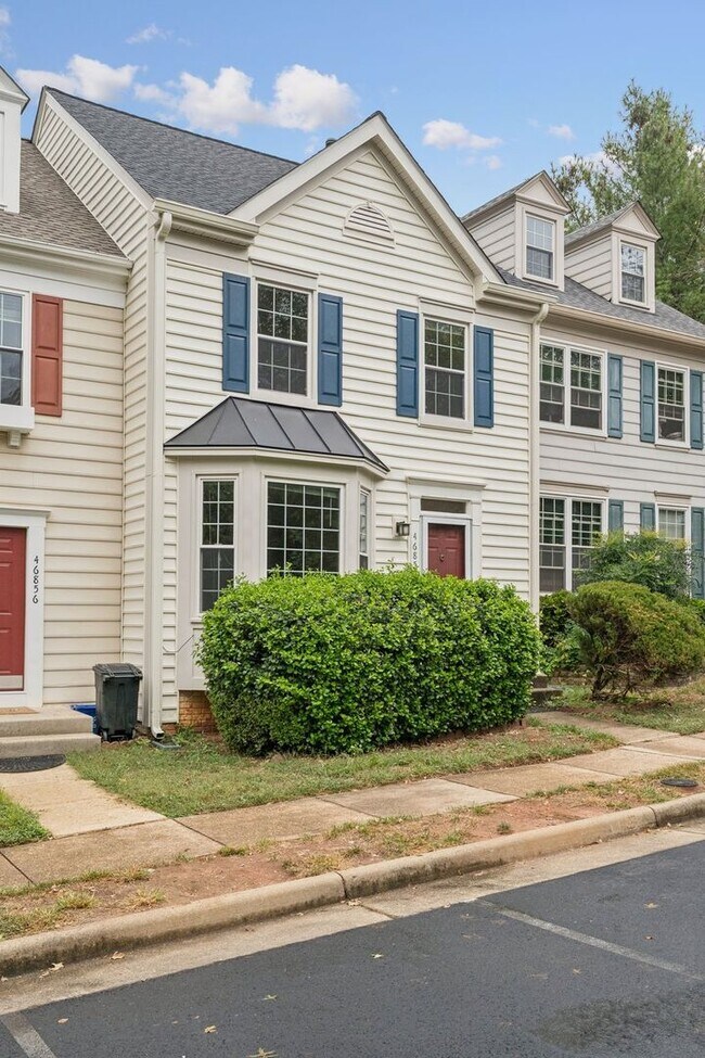 Primary Photo - Great Location for schools, shopping and d...