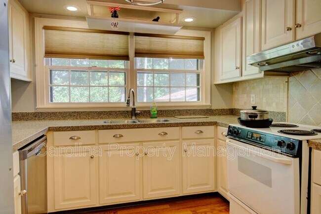 Building Photo - 6412 Tomahawk Ln
