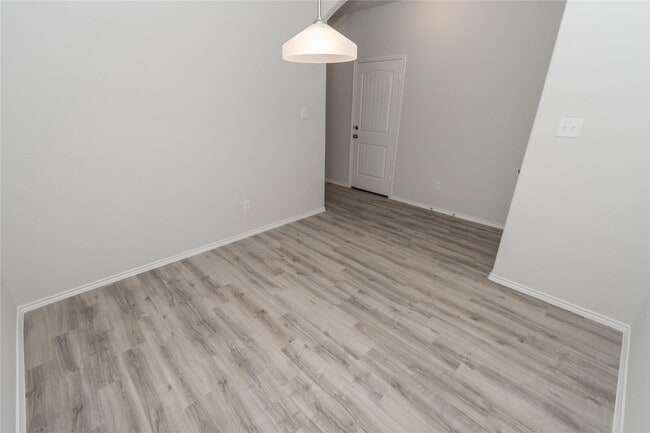 Building Photo - 21610 Lexor Dr
