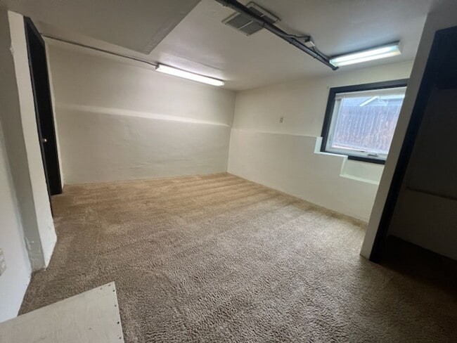 Building Photo - M35