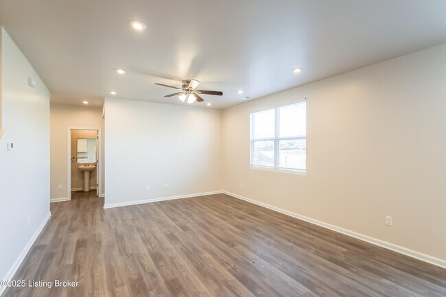 Building Photo - 621 Toll House Ct