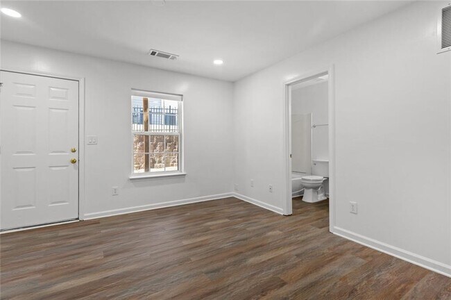 Building Photo - 2122 Meadow Peak Rd
