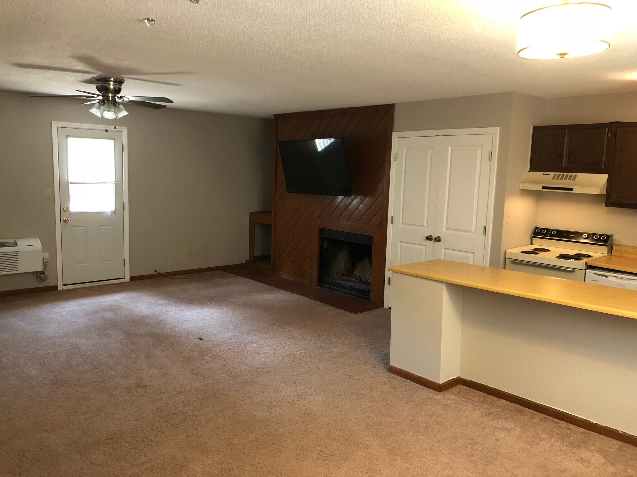 Building Photo - 1443 Fernwood Glendale Rd