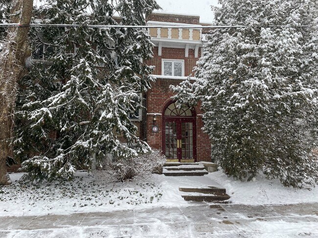 Building Photo - Narberth Station