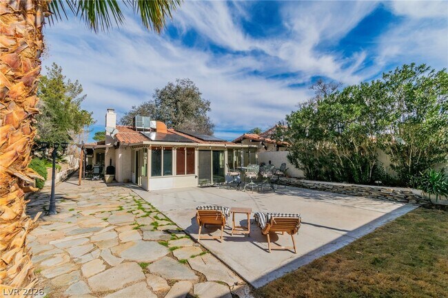 Building Photo - 2457 Swan Ln