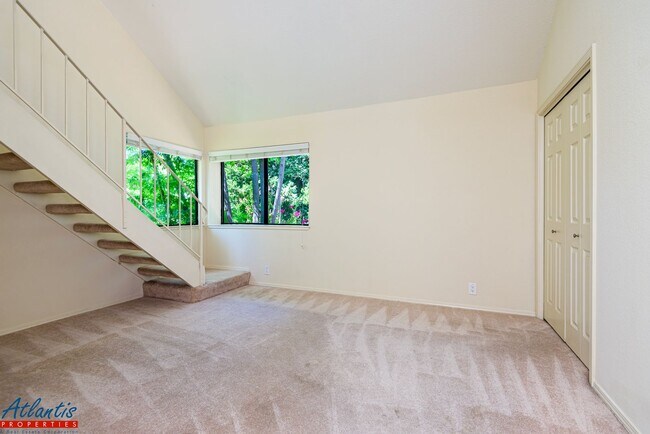 Building Photo - Lovely Townhouse | Resort-Style Community