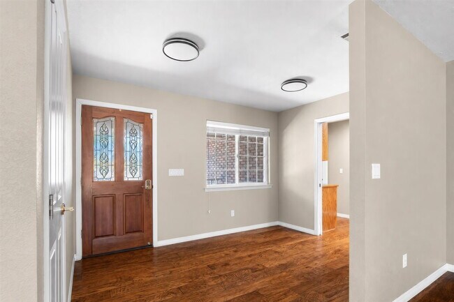 Building Photo - Private Gated Mini-Ranch • 7+ Acres • Luxury Country Living • Indoor Pool • Horses Welcome