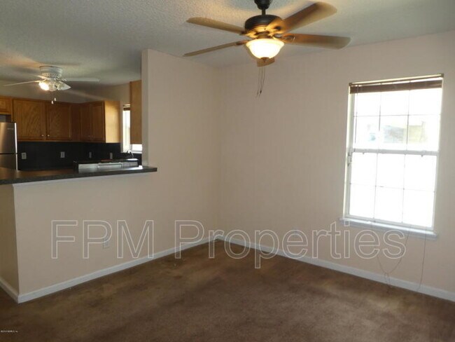 Building Photo - 1017 Crestwood St