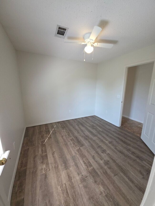 Building Photo - 817-825 West 12th St.