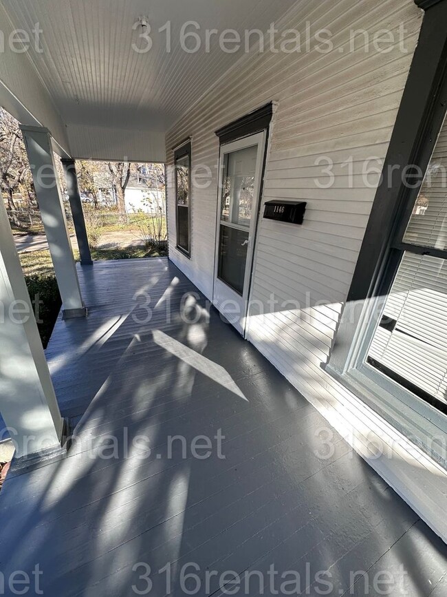 Building Photo - $895 - AVAILABLE NOW! 2 bedroom / 1 bathroom - Single Family Home
