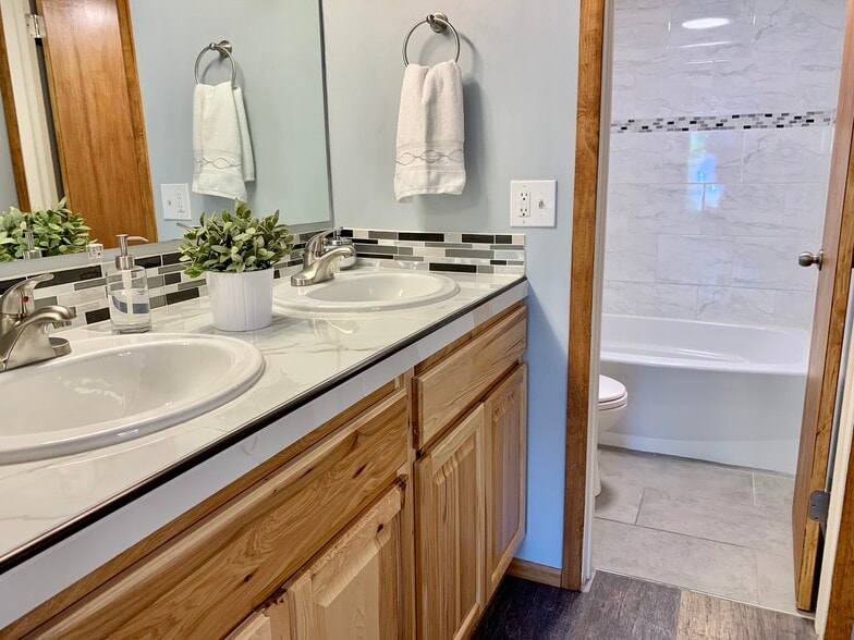 Bathroom - 2227 Canyon Blvd