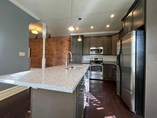 Building Photo - 991-993 Bryden Road