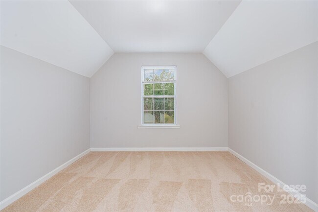 Building Photo - 14026 Green Birch Dr