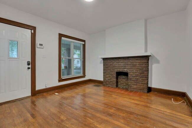 Building Photo - 1349 N 6th St