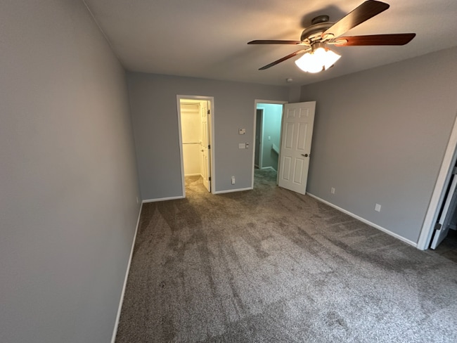 Building Photo - 9491 Cove Creek Dr