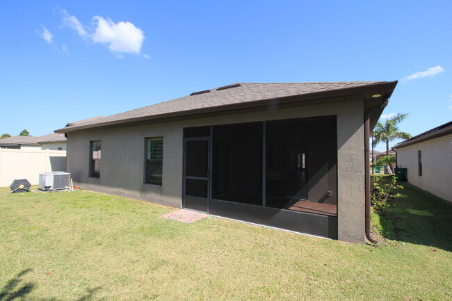 Building Photo - 4468 Alligator Flag Cir