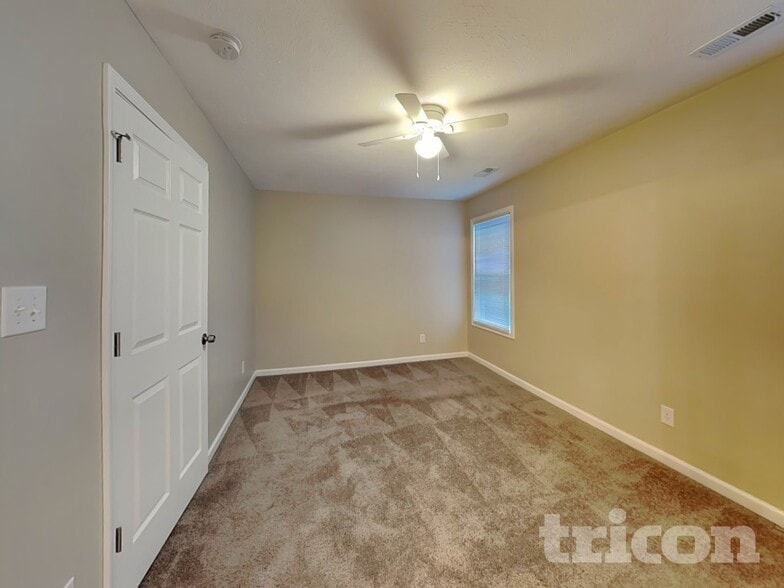 Building Photo - 1096 Tomahawk Pl