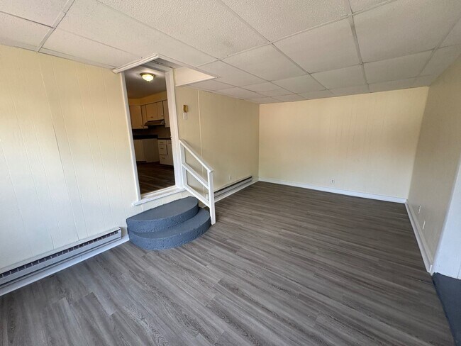Building Photo - 2401 Rugby Rd