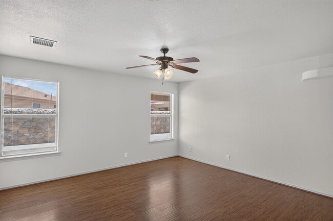Building Photo - 608 Cactus Creek Pl