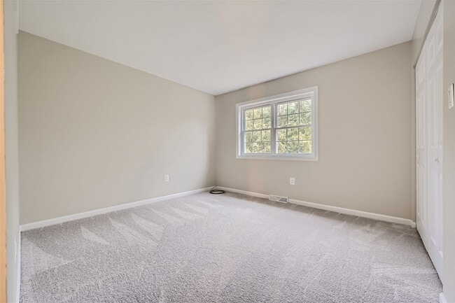 Building Photo - 520 Cressy Rd