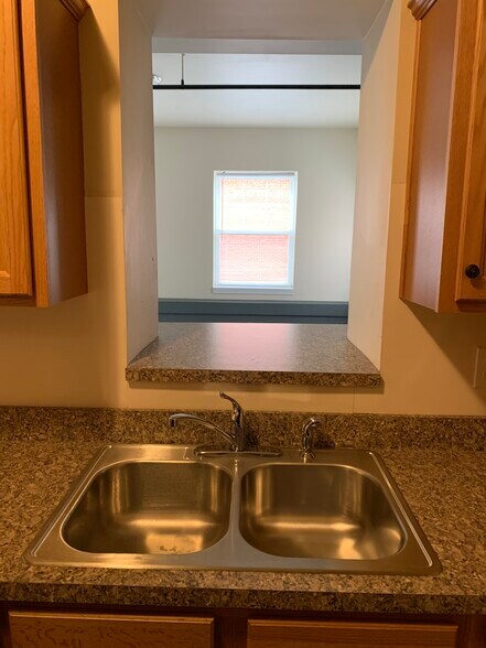 Building Photo - 535 E Orange St