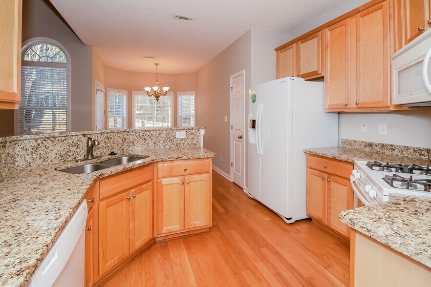 Building Photo - 329 Westhill Dr
