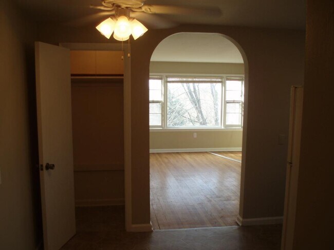 Building Photo - 922 Melvin Court # 2