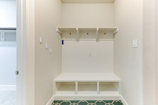 Building Photo - 4703 Eagle Cove Ln