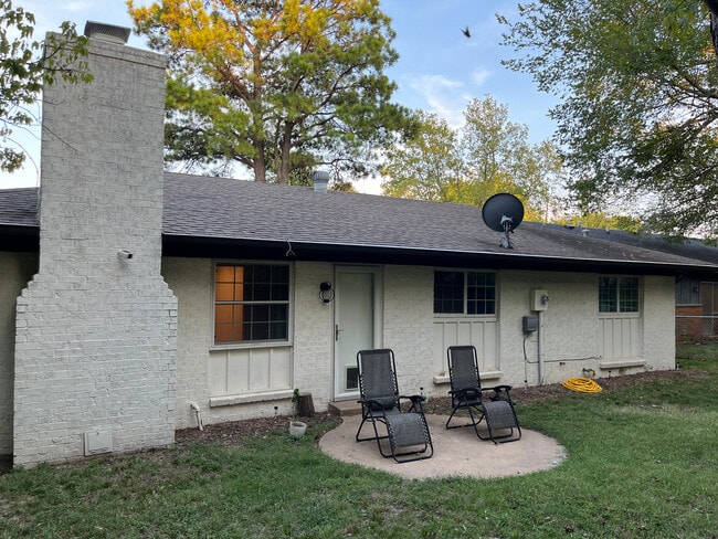 Building Photo - 5024 S 85th East Ave