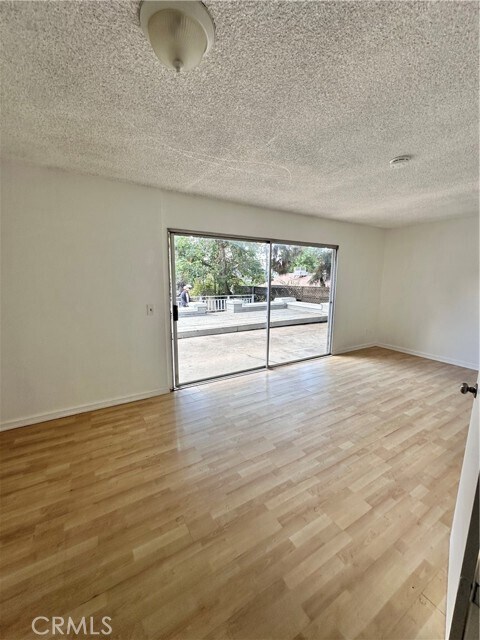 Building Photo - 2415 Mercedes Ave