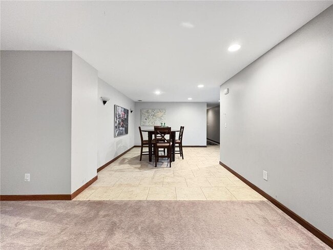 Building Photo - 4407 Curve Ave