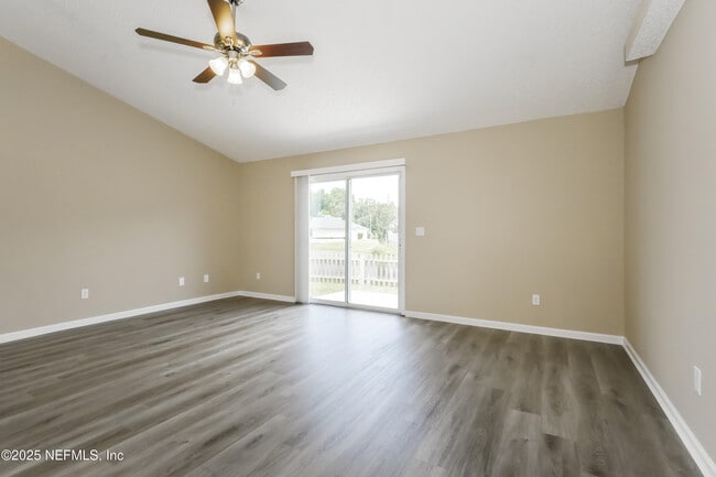 Building Photo - 1368 Summerbrook Dr