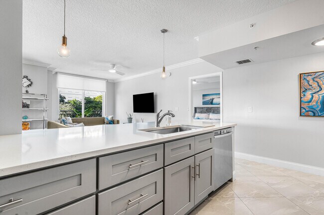 Building Photo - 600 S Dixie Hwy