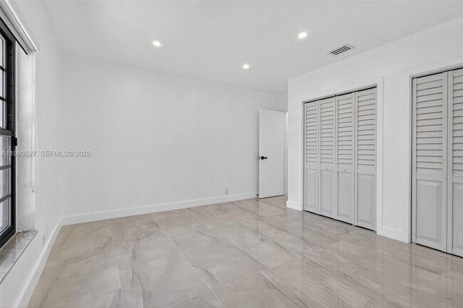 Building Photo - 607 Layne Blvd