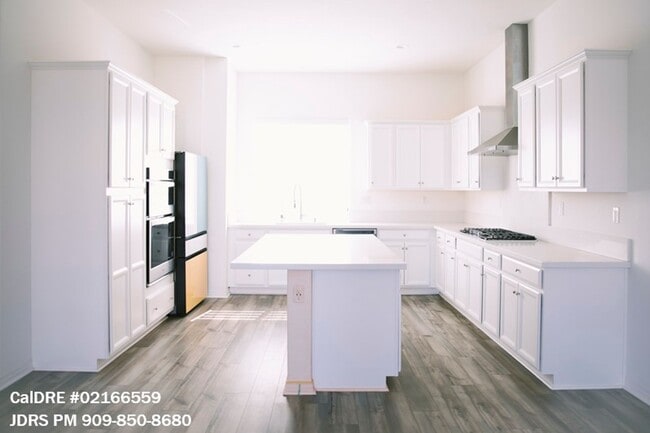 Building Photo - Irvine 2 Bedroom Condo