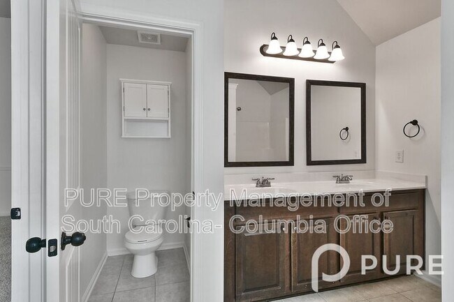 Building Photo - 522 Moulton Way