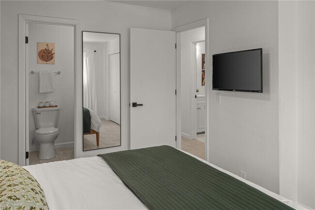 Building Photo - 2 Southport Ln