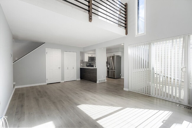 Building Photo - 2618 S Xanadu Way