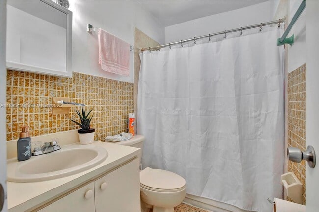 Building Photo - 458 SW 9th St