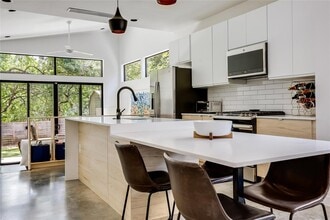 Building Photo - 2709 E 14th St