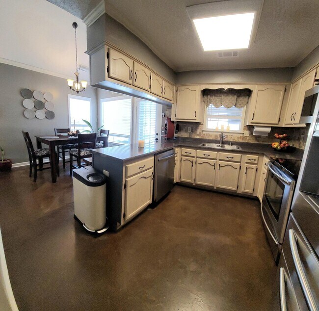 Building Photo - 2326 Valley Edge Cove