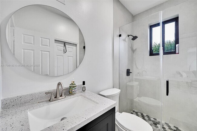 Building Photo - 500 Cypress Pointe Dr E